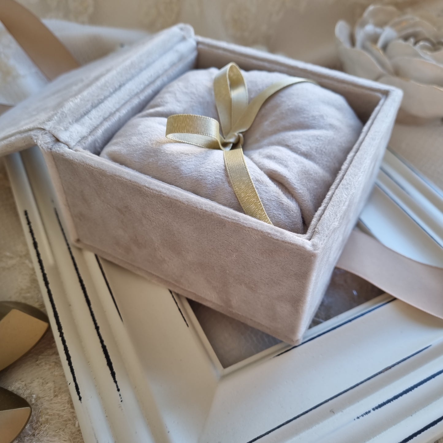 Rankų darbo dėžutė žiedams "Nude" rvcreativestudio