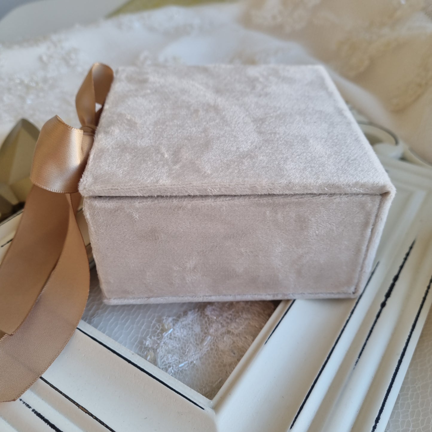 Rankų darbo dėžutė žiedams "Nude" rvcreativestudio