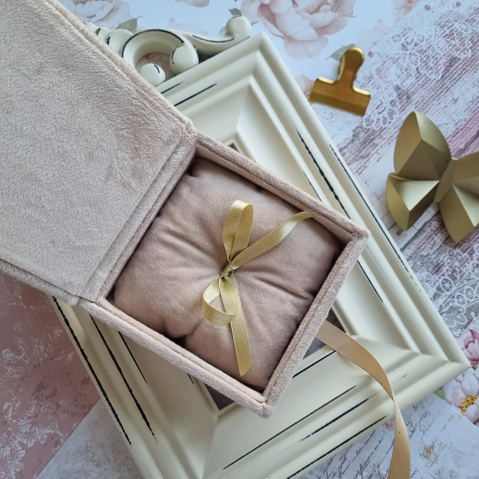 Rankų darbo žiedų dėžutė "Rose"  rvcreativestudio