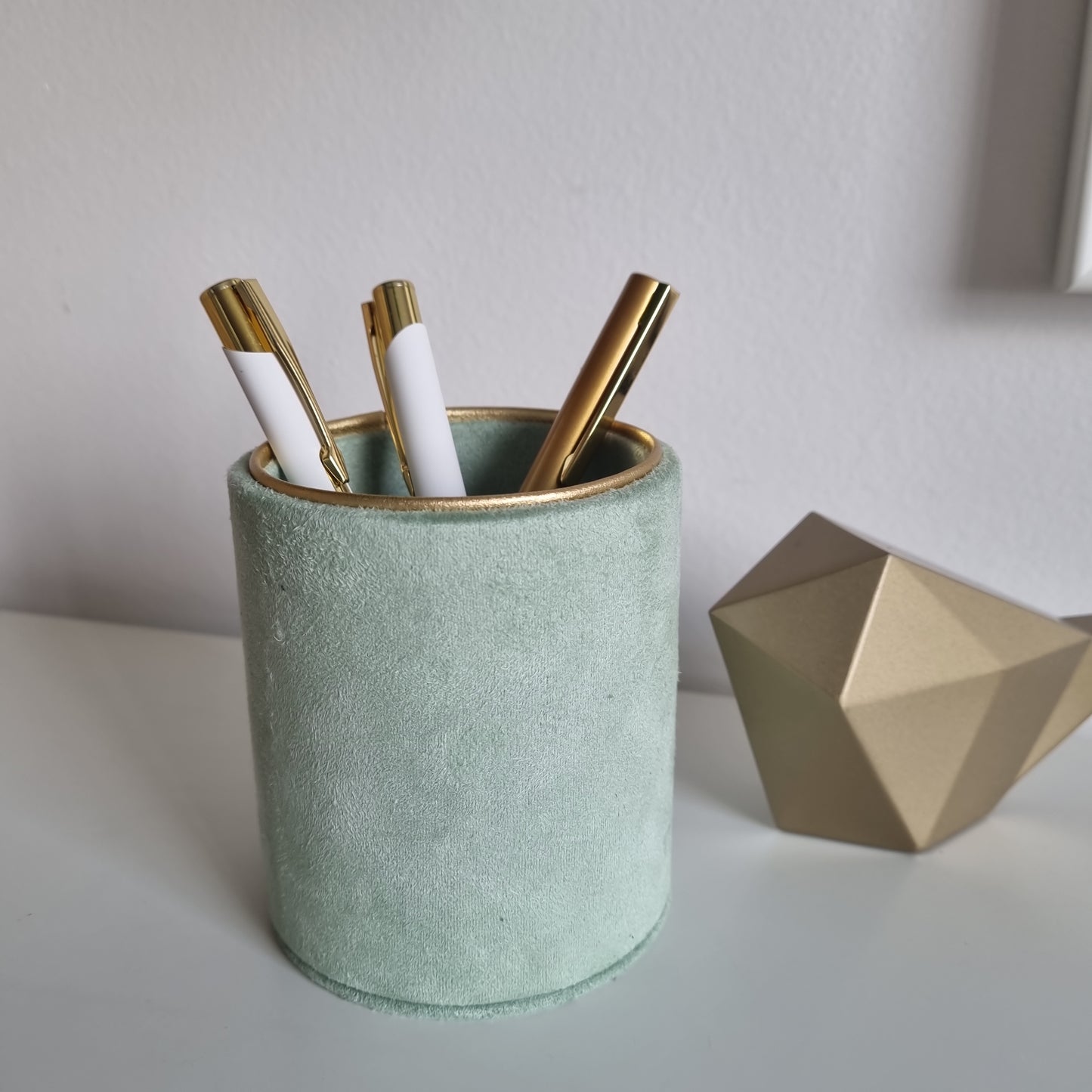 Rankų darbo pieštukinė "Mint" rvcreativestudio
