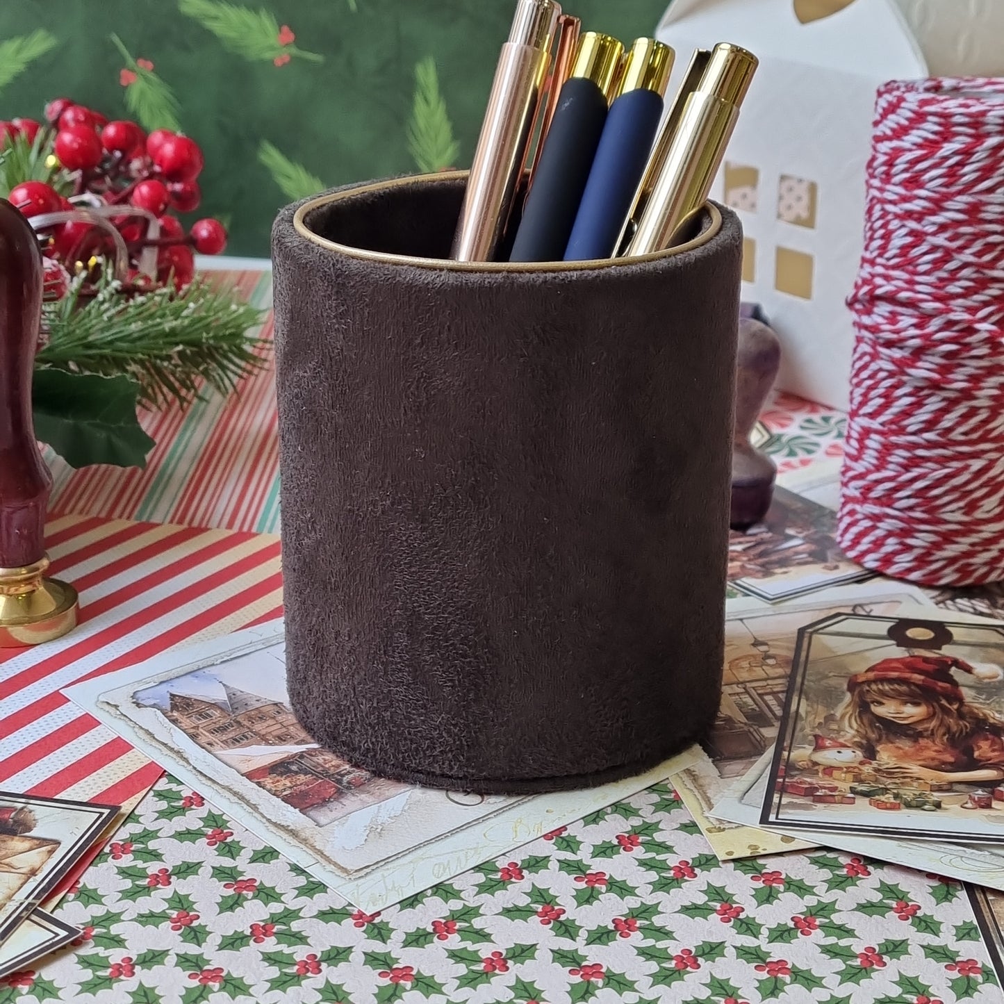 Rankų darbo pieštukinė "Dark Brown"