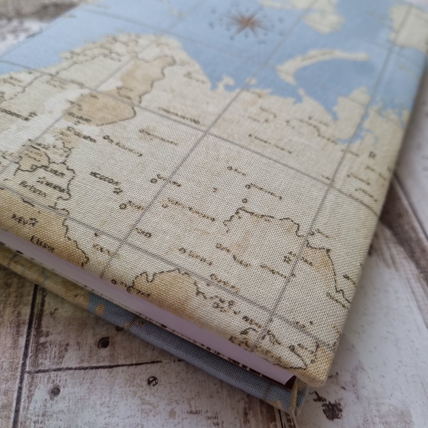 Rankų darbo knyga "Travel book"