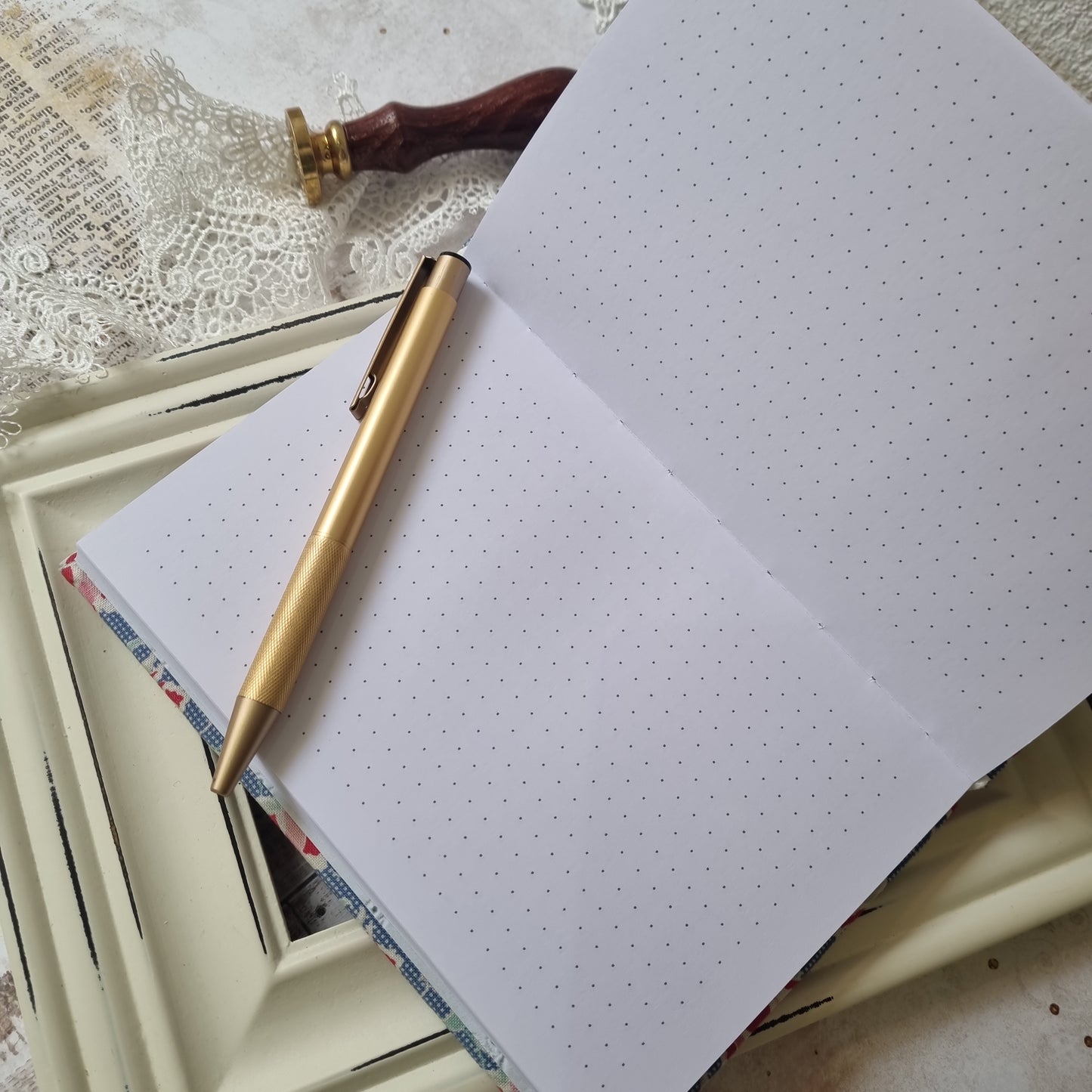 Rankų darbo knygelė užrašams "Mėlynė"