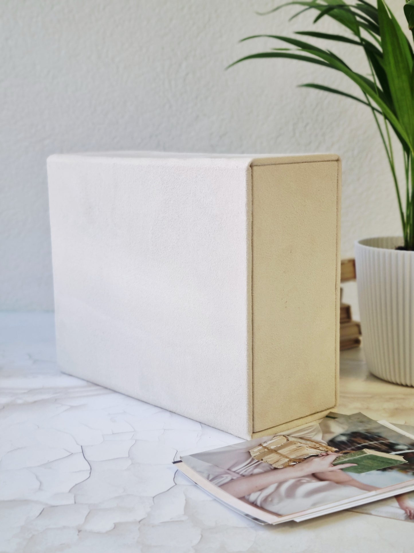Rankų darbo dėžutė vokams "Cream"
