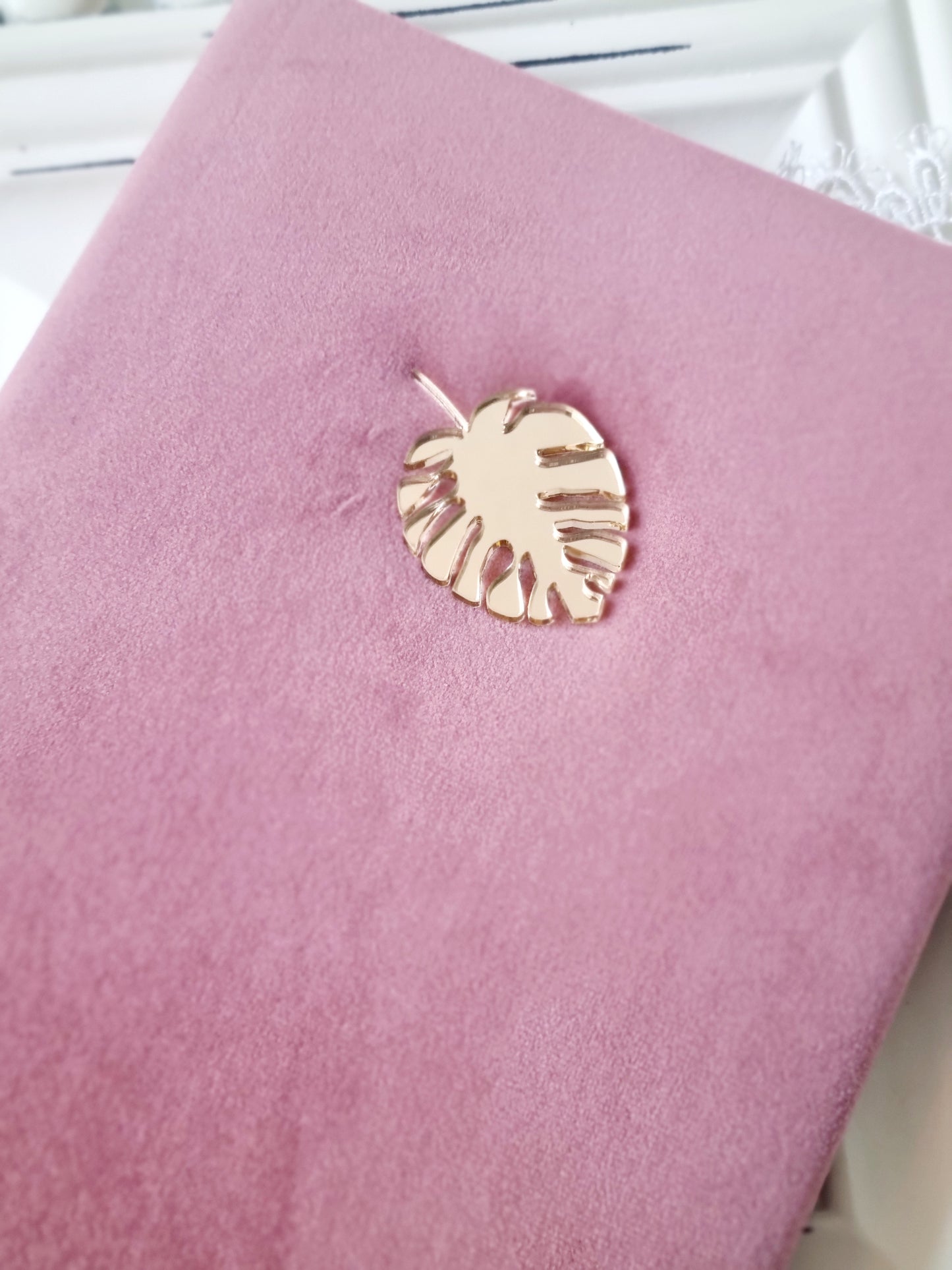 Rankų darbo užrašu knyga "Monstera"