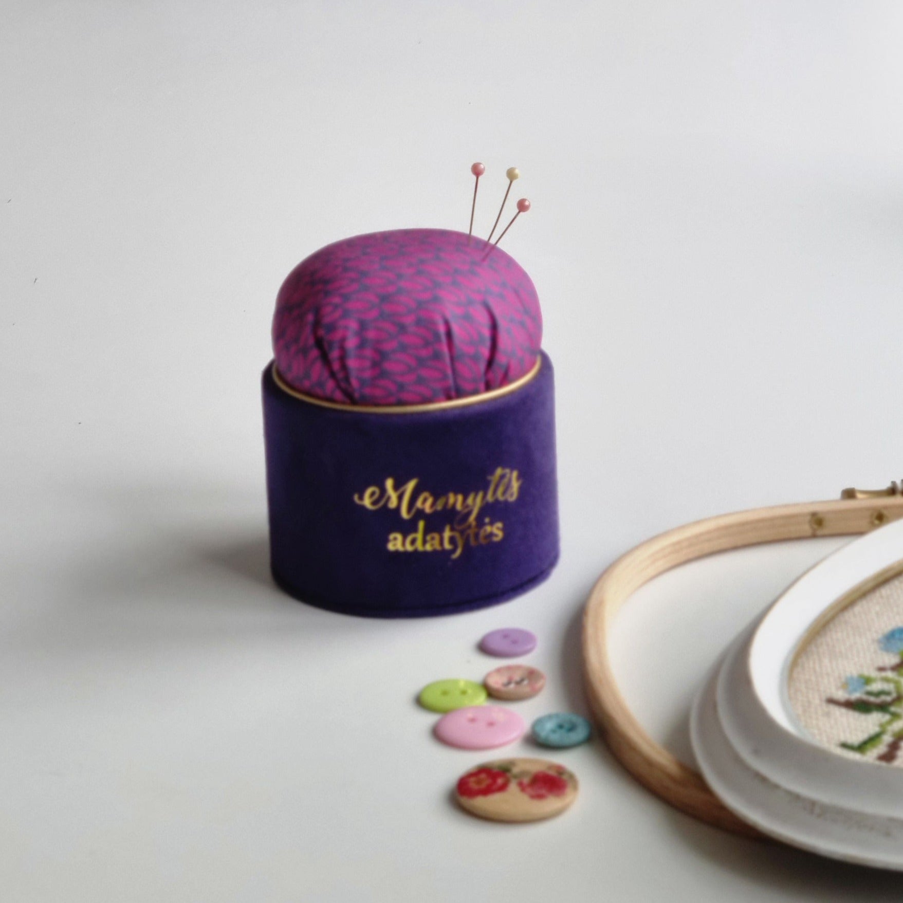 Rankų darbo adatinė "Mamytės adatytės"  rvcreativestudio