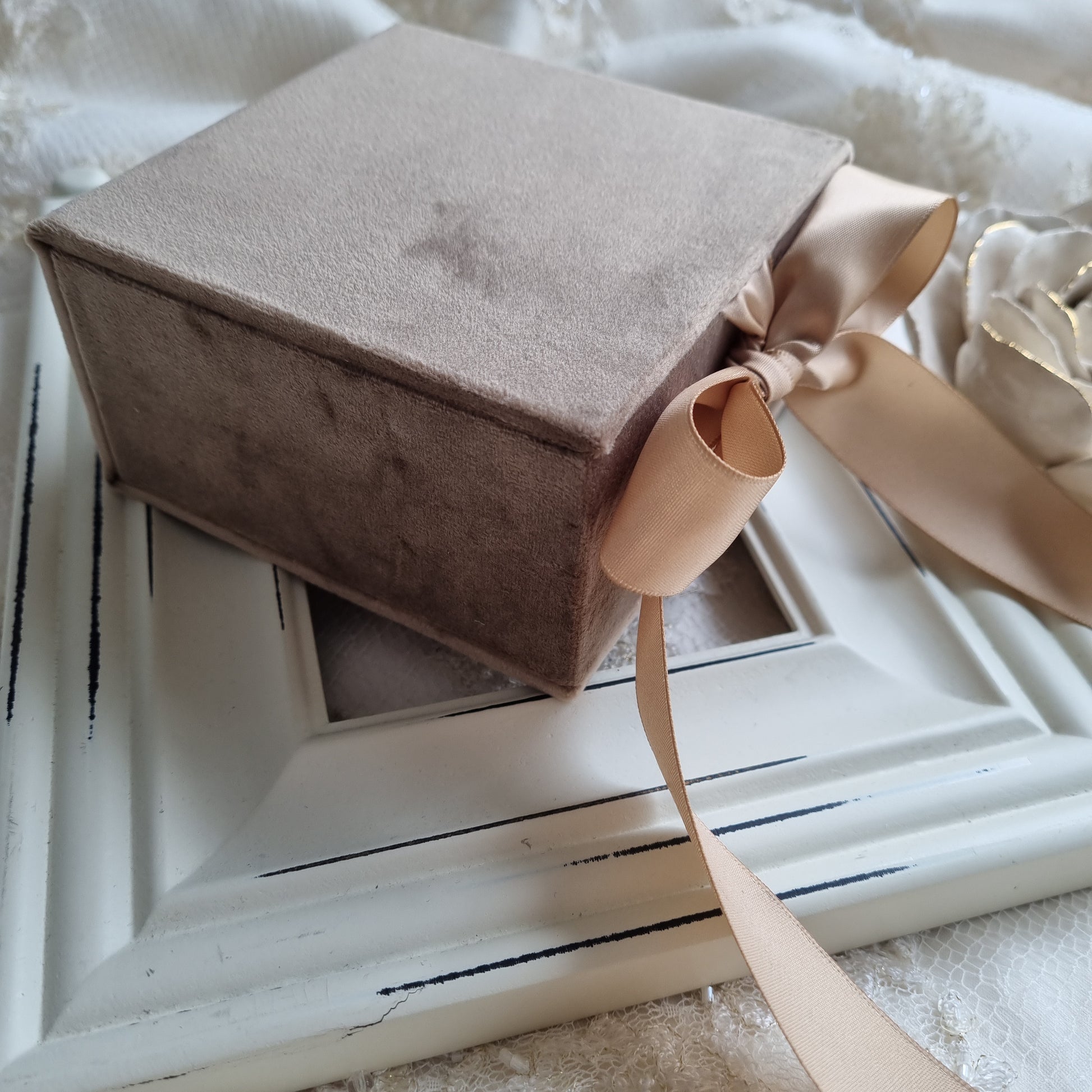 Rankų darbo dėžutė žiedams "Karamelė"  rvcreativestudio   