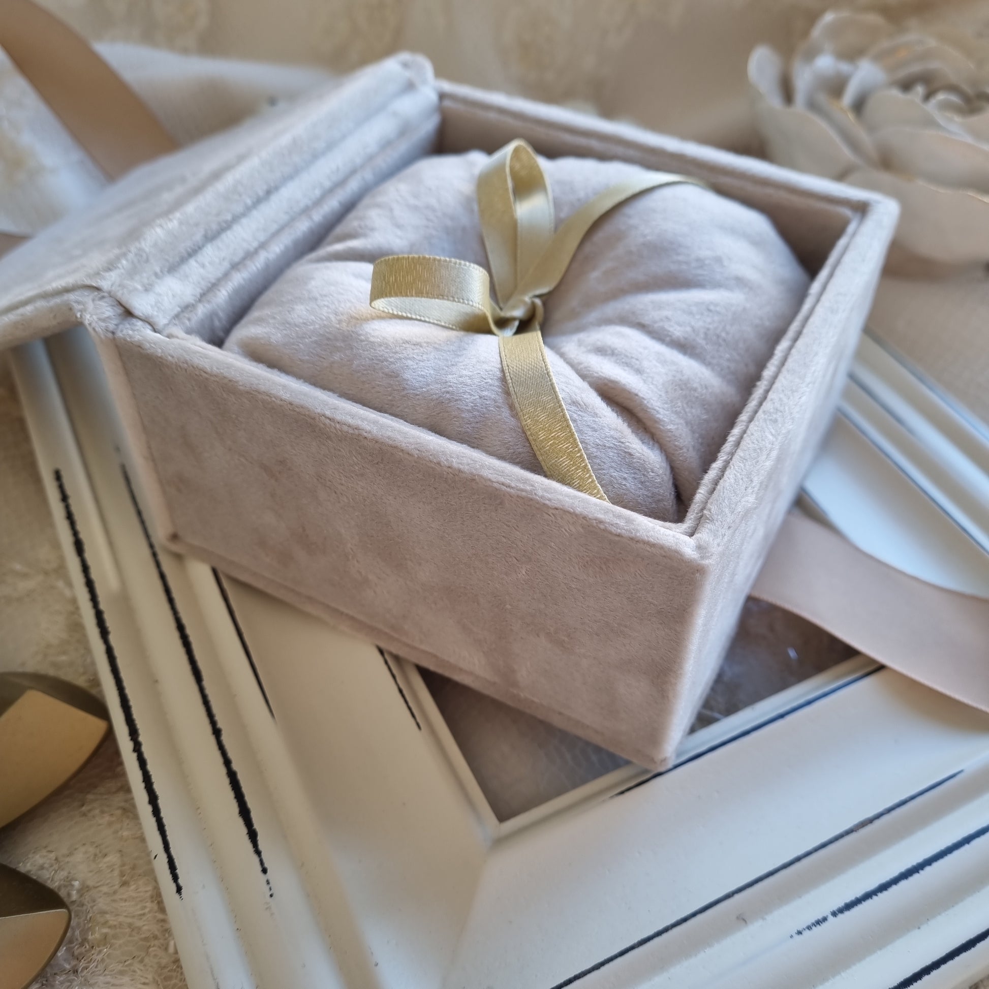 Rankų darbo dėžutė žiedams "Nude"  rvcreativestudio   