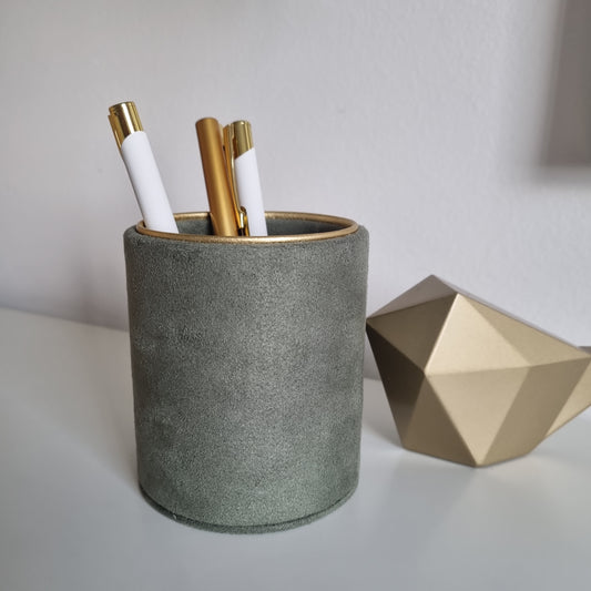Rankų darbo pieštukinė "Haki"  rvcreativestudio   