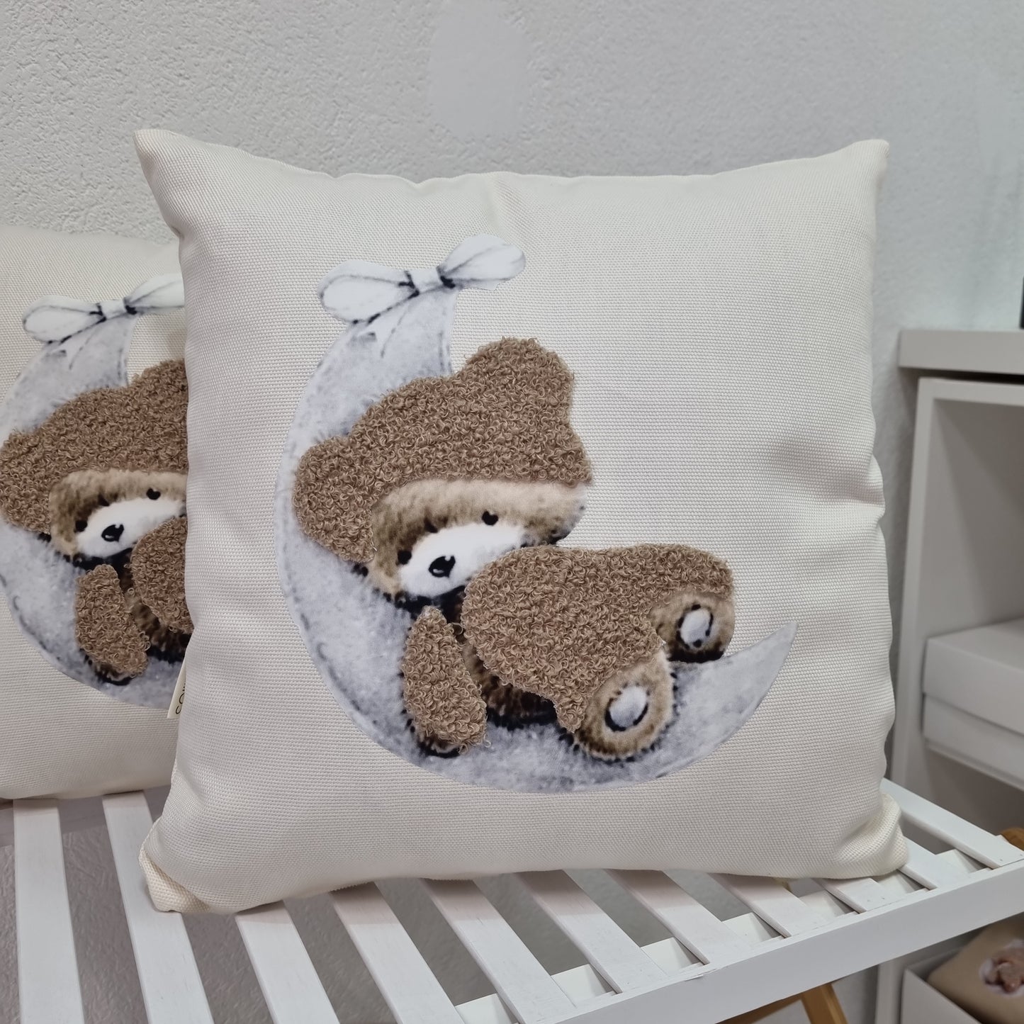 Rankų darbo pagalvėlės užvalkalas "Kudlius"