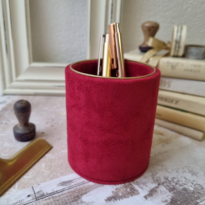 Rankų darbo pieštukinė "Red"