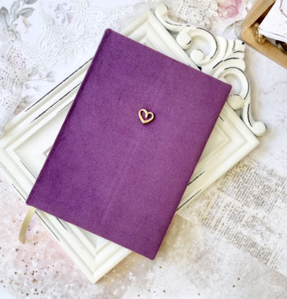 Rankų darbo užrašų knyga "Violeta"