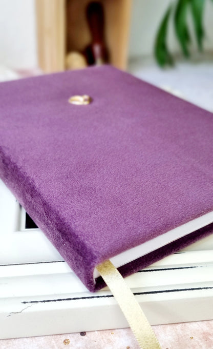 Rankų darbo užrašų knyga "Violeta"