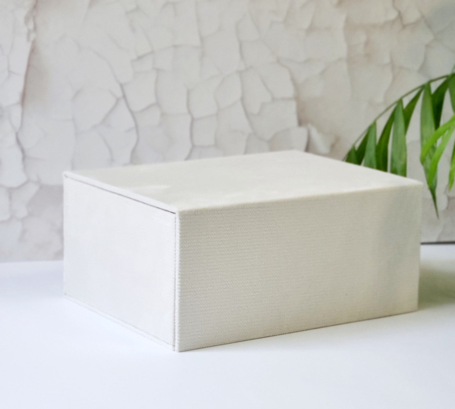 Rankų darbo dėžutė vokams, nuotraukoms "White"