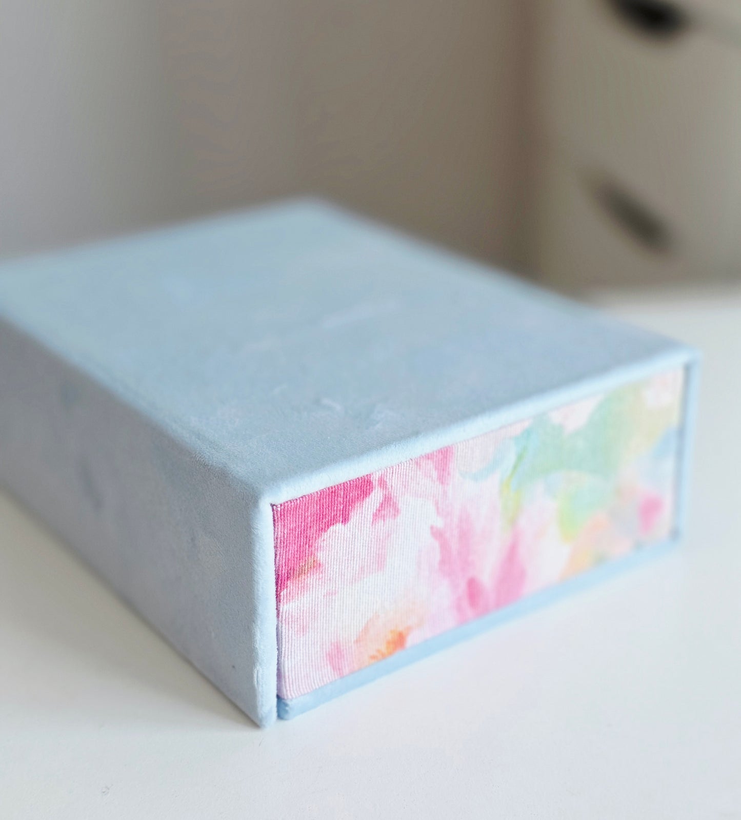 Rankų darbo dėžutė "Akvarelė"