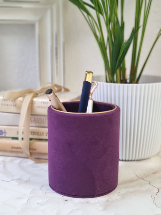Rankų darbo pieštukinė "Violet"