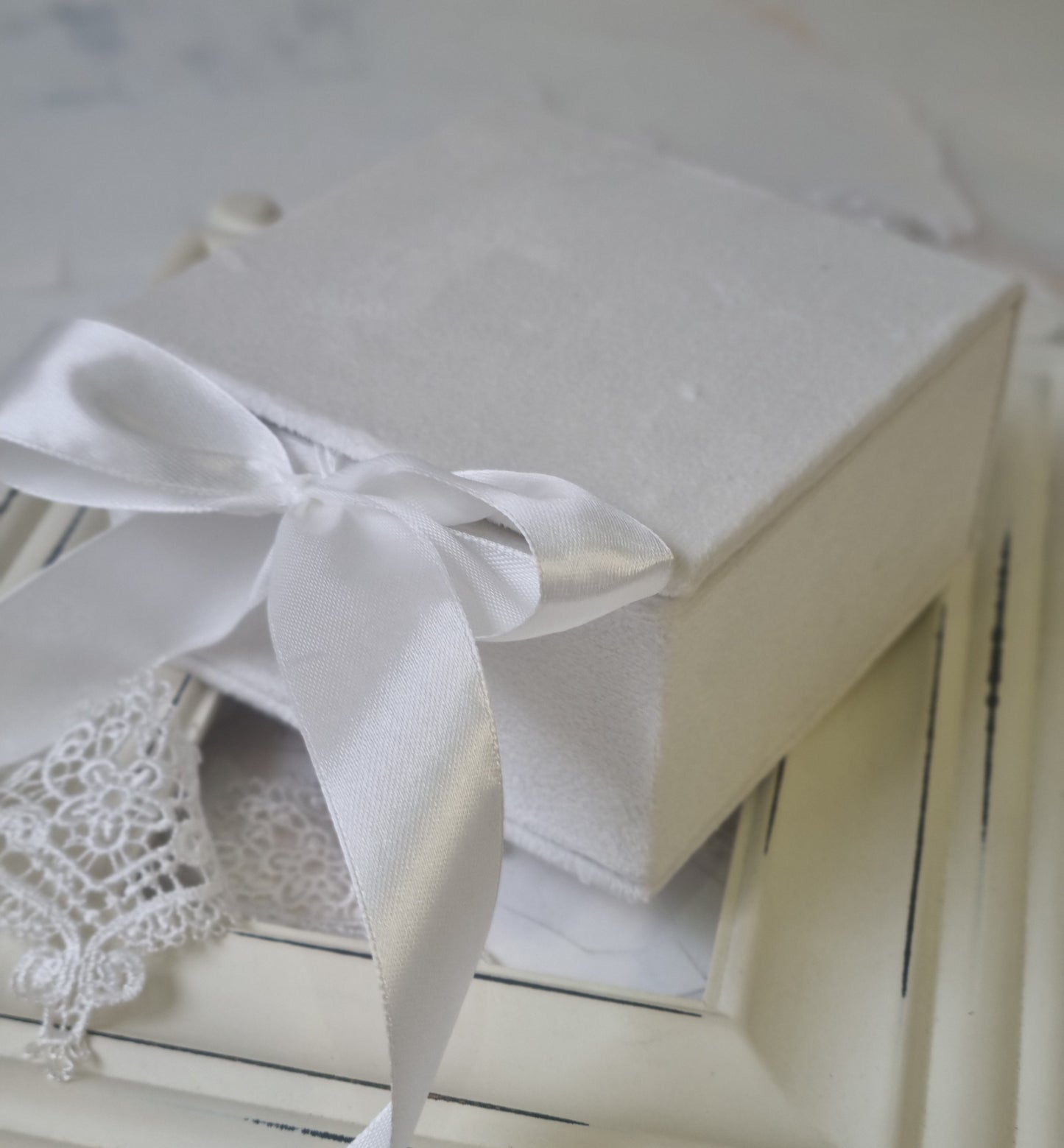 Žiedų dėžutė "White"