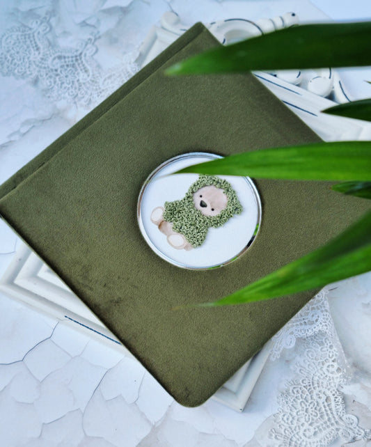 Rankų darbo kūdinio albumas "Pliuškis"