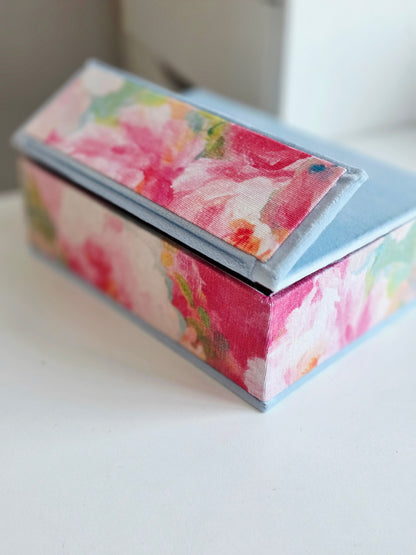 Rankų darbo dėžutė "Akvarelė"